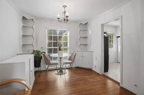 Dallas, TX 75220,9841 Lakemont Drive