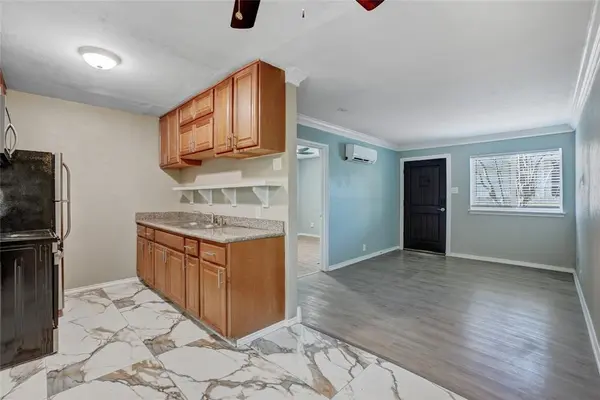 Dallas, TX 75219,3310 Douglas Avenue #B