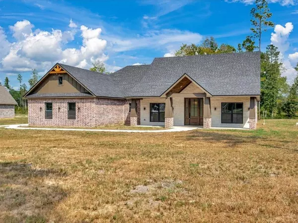 537 C C Road, Diboll, TX 75941