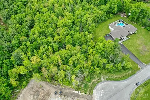 Kanata, ON K2W 0E7,212 TERBOL CT #21