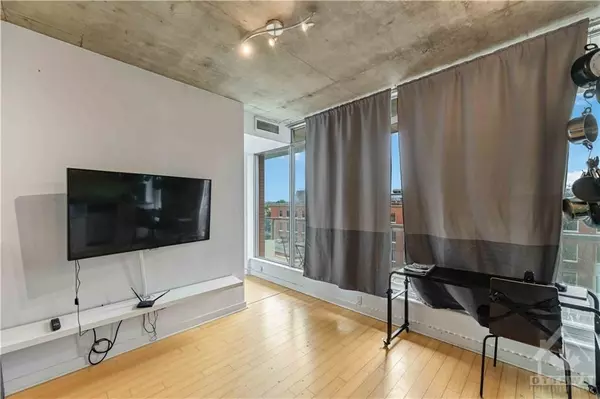 Lower Town - Sandy Hill, ON K1N 1J7,383 CUMBERLAND ST #505