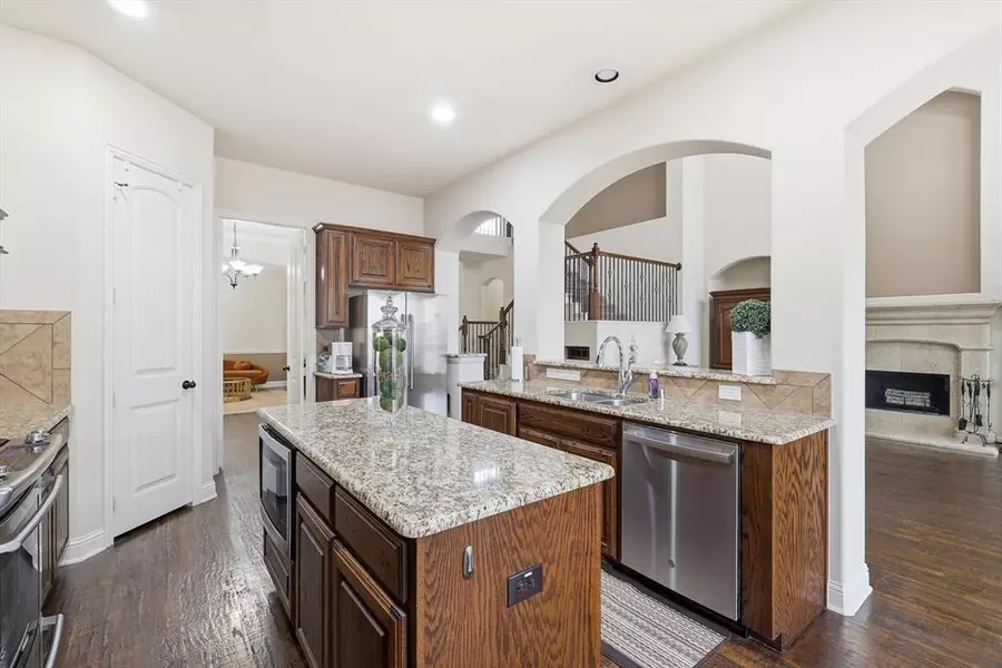 1113 Grant Avenue, Lantana, TX 76226