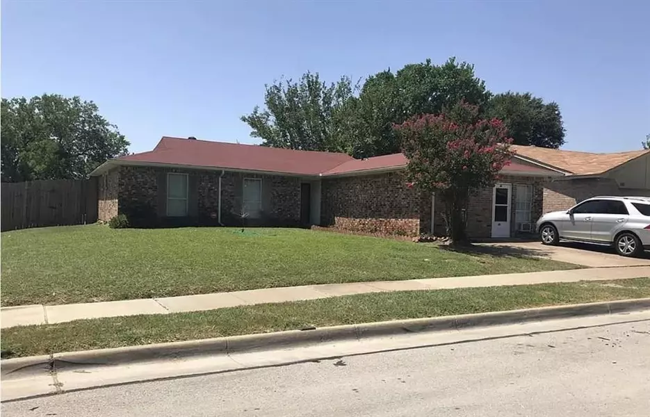 210 Nettletree Street, Arlington, TX 76018