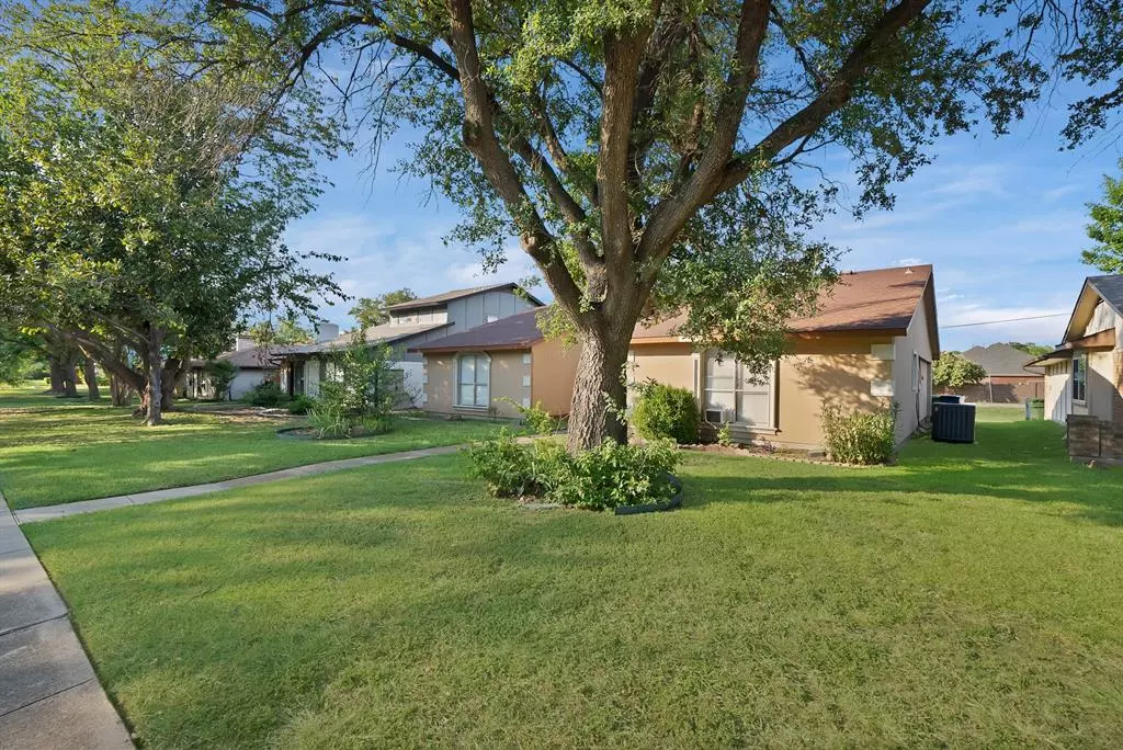 Garland, TX 75040,2913 Green Oaks Drive