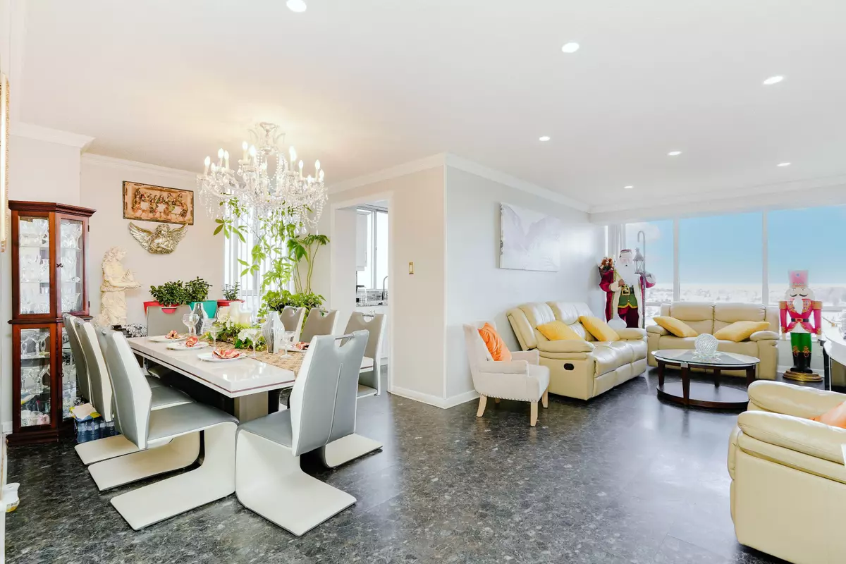 Brampton, ON L6S 4T2,26 Hanover RD #1705