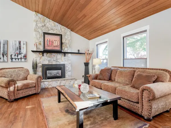 Saanich, BC V8Z 6N4,727 Paskin Way