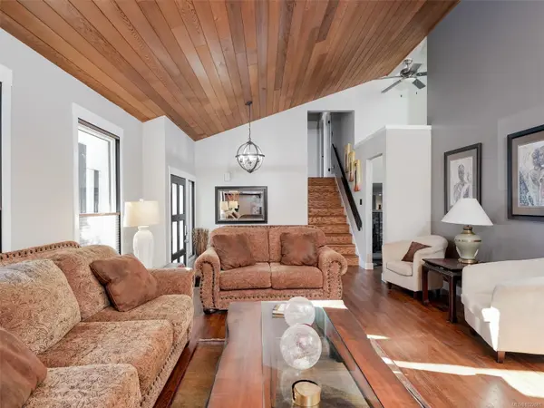 Saanich, BC V8Z 6N4,727 Paskin Way