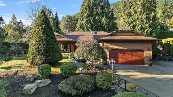 8586 Kingcome Cres, North Saanich, BC V8L 5C4