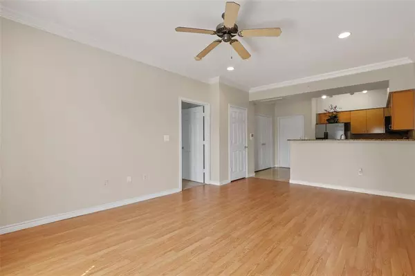 Dallas, TX 75219,3102 Kings Road #1303