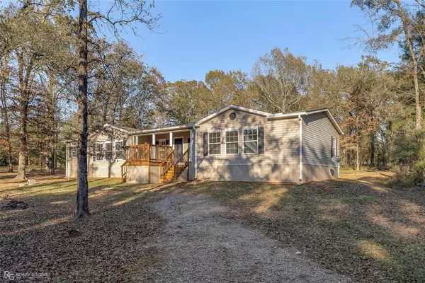 111 Harvell Day Road, Doyline, LA 71023