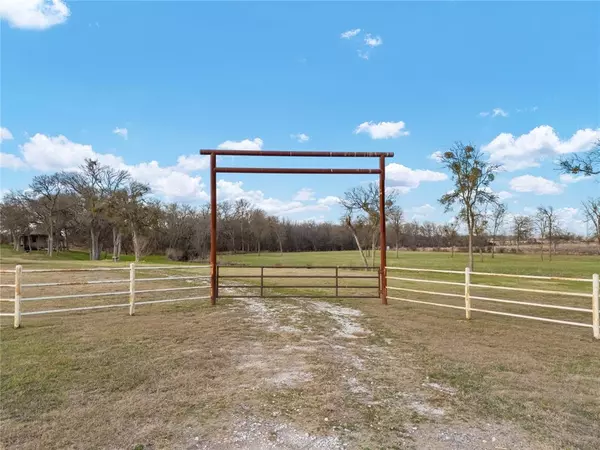 Mart, TX 76664,7546 W HWY 164