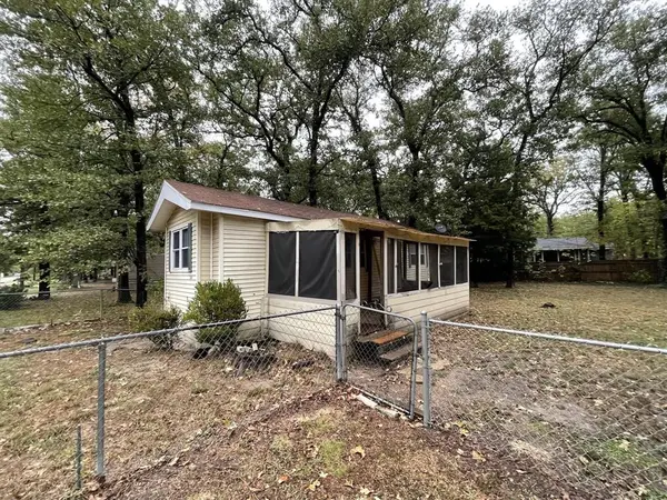 166 Fernwood Drive, Mabank, TX 75156