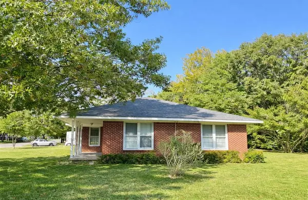 Gainesville, TX 76240,724 S Rusk Street