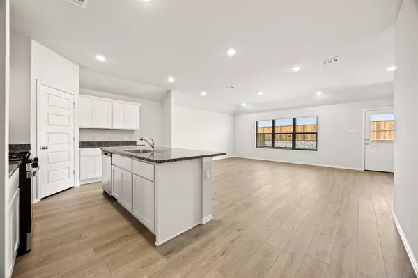 Van Alstyne, TX 75495,547 Forest Haven Drive