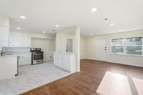 Dallas, TX 75228,10833 Ruth Ann Drive