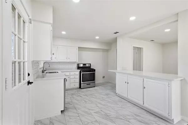 Dallas, TX 75228,10833 Ruth Ann Drive