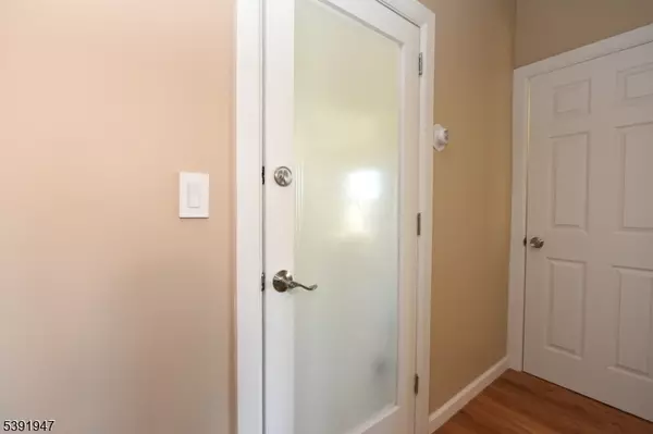 Rutherford Boro, NJ 07070,454 Park Ave