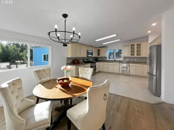 Brookings, OR 97415,97040 Henderson