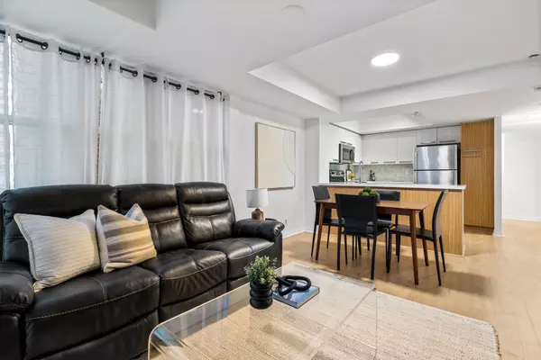 Toronto C01, ON M4Y 3G4,11 St Joseph ST #618