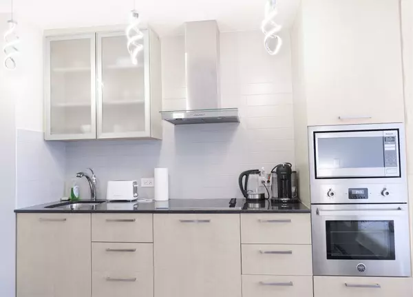 Toronto C01, ON M5J 0A9,12 York ST #4908