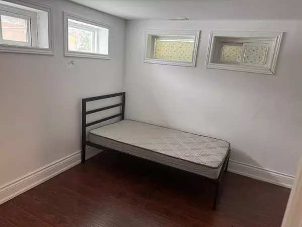 Toronto C07, ON M2R 2Y4,14 Robson PL W