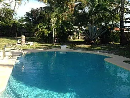 Oakland Park, FL 33334,240 NE 55 STREET