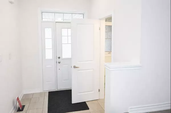 Innisfil, ON L9S 0M9,2135 Speare CT