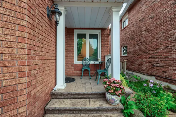 Halton Hills, ON L7G 5L5,183 Barber DR