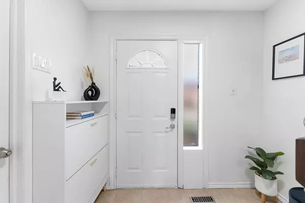 Brampton, ON L6T 2E7,295 Fleetwood CRES