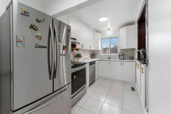 Brampton, ON L6T 2E7,295 Fleetwood CRES