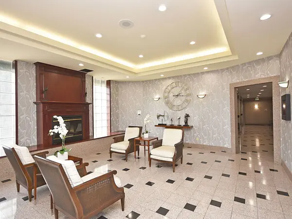 Mississauga, ON L5B 3J4,3605 Kariya DR #801