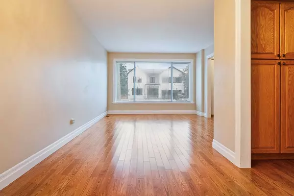 Oakville, ON L6K 2P2,249 Southview RD #UPPER