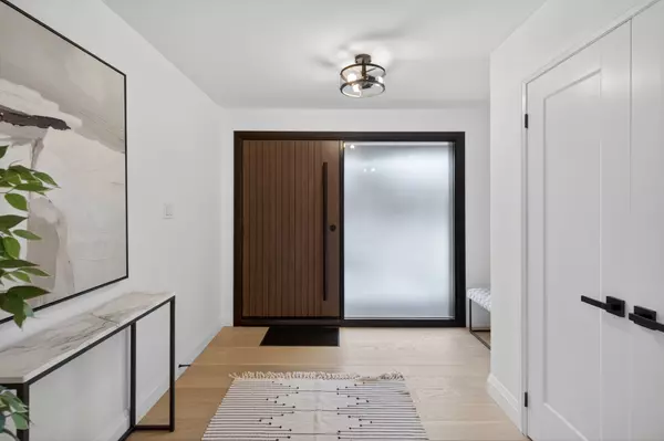 Burlington, ON L7L 3X9,5375 Riverside DR