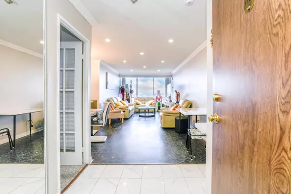 Brampton, ON L6S 4T2,26 Hanover RD #1705