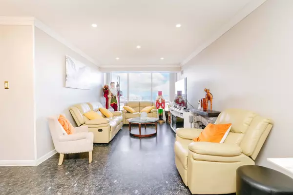 Brampton, ON L6S 4T2,26 Hanover RD #1705