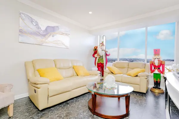 Brampton, ON L6S 4T2,26 Hanover RD #1705