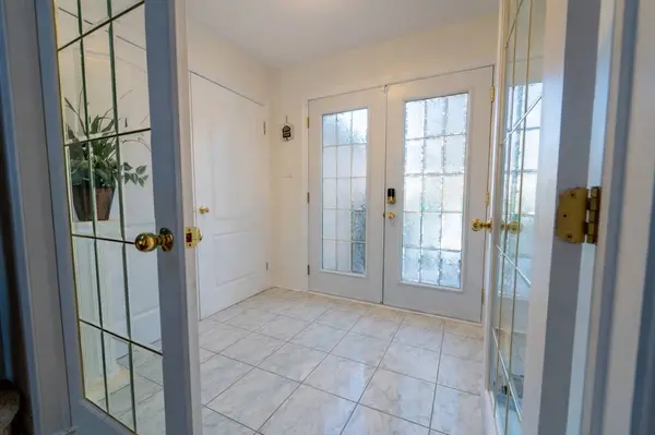 Orleans - Cumberland And Area, ON K4A 2A4,566 Falwyn CRES