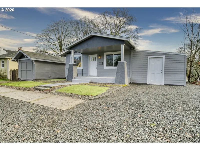 224 N 3RD ST, St Helens, OR 97051