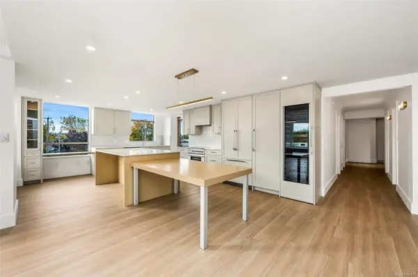 Victoria, BC V8V 4Y2,630 Montreal St #504