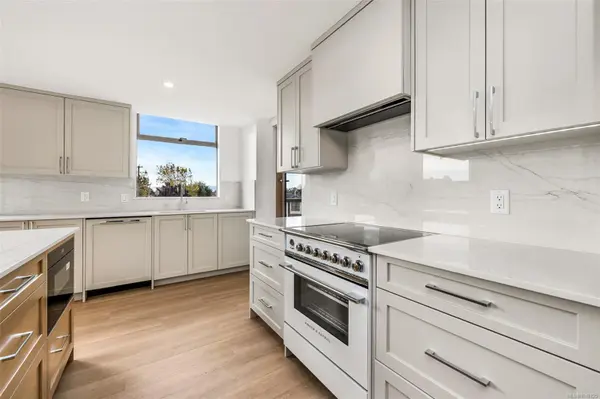 Victoria, BC V8V 4Y2,630 Montreal St #504