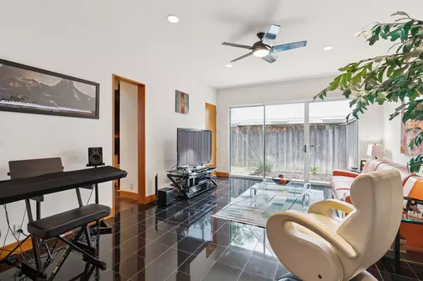 Dallas, TX 75209,5730 W Amherst Avenue