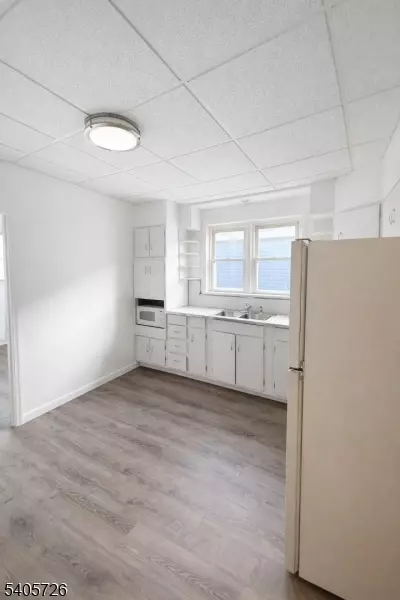 North Arlington Boro, NJ 07031,10 4Th St