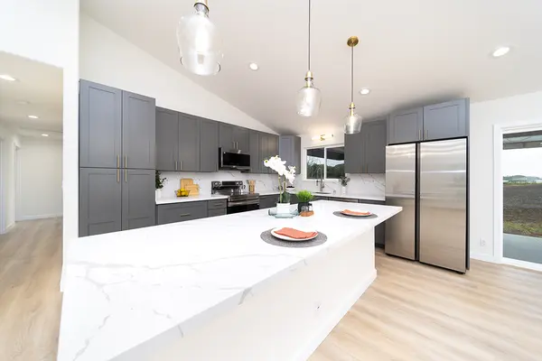 Hilo, HI 96720,2668 KUKU STREET