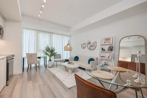 357 King ST W #3401, Toronto C01, ON M5V 0S7