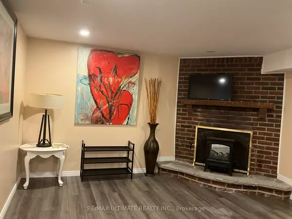 Toronto E10, ON M1E 3A3,60 Westcroft DR