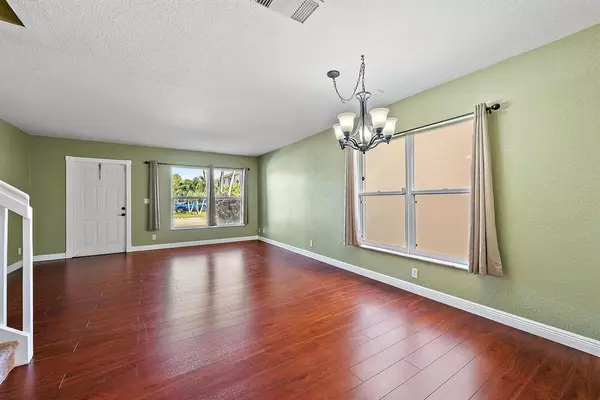 Lake Worth, FL 33463,6188 Willoughby Cir