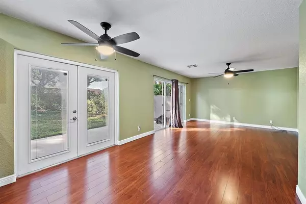 Lake Worth, FL 33463,6188 Willoughby Cir