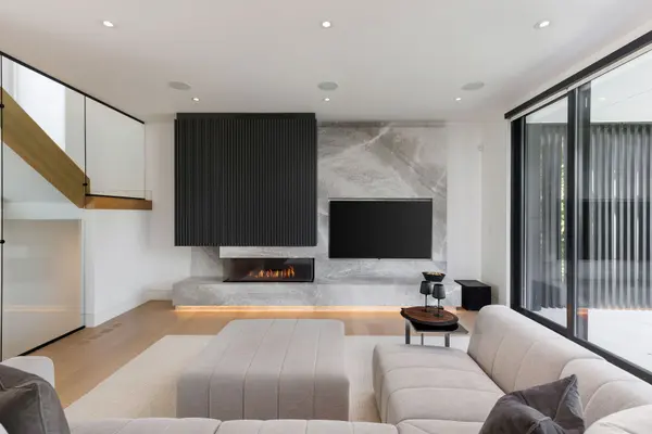 Toronto W08, ON M8X 1V1,50 Bannon AVE