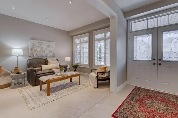 Hamilton, ON L8B 0R4,174 Mcknight AVE