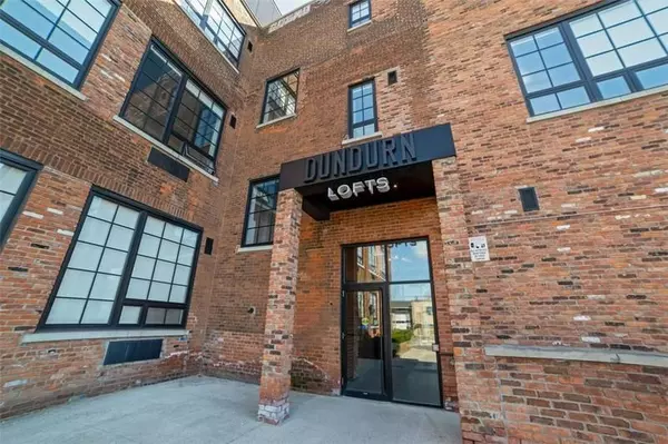 Hamilton, ON L8P 4K7,220 Dundurn ST S #121